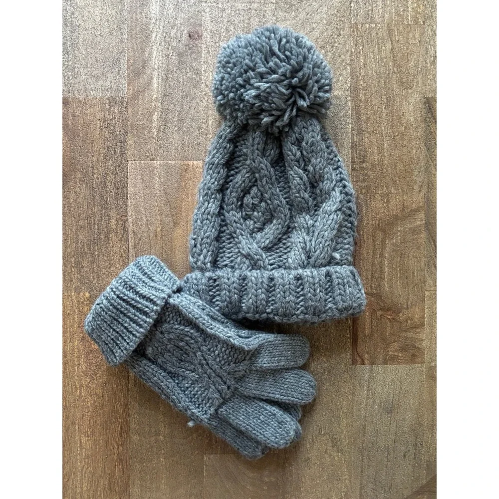 Gray knit cable knit pom pom hat and mittens set